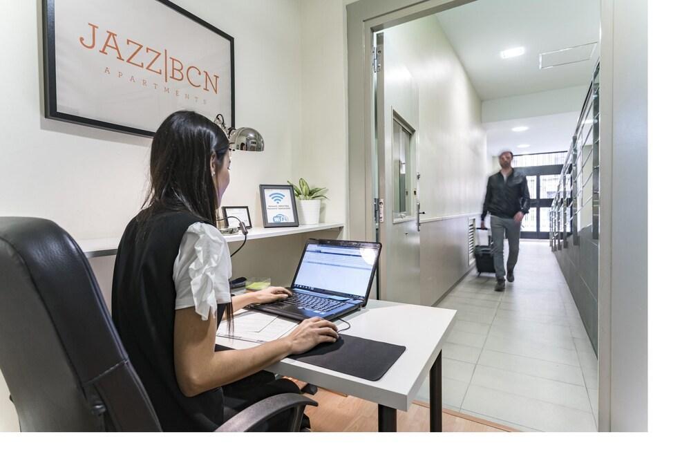 Habitat Apartments Hot Jazz Barcelona Bagian luar foto